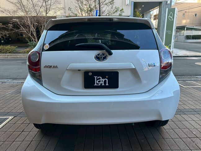 人気色の白色で大変綺麗な状態です！【アクア】